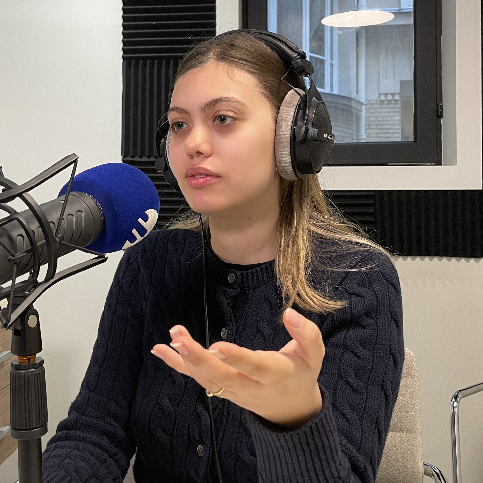 The 2026 Podcast Growth Strategy for Listening Platforms: Organic + Paid, Done Right